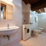 Апартаменты Dimora Oberdan 1800 - Historic Duplex 70m From Arena - 2br 2ba