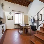 Апартаменты Dimora Oberdan 1800 - Historic Duplex 70m From Arena - 2br 2ba