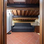 Dimora Oberdan 1800 - Historic Duplex 70m From Arena - 2br 2ba Апартаменты *